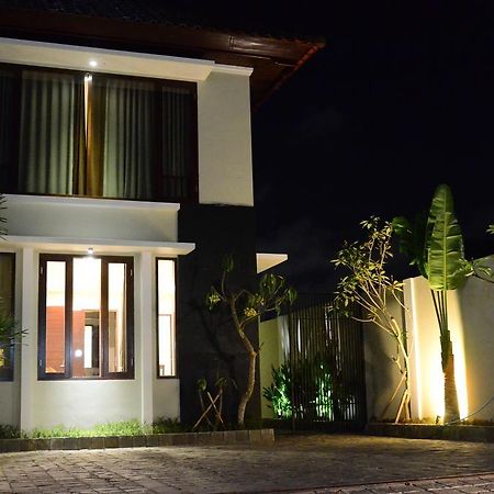 Villa The Arnaya à Kuta Lombok Chambre photo