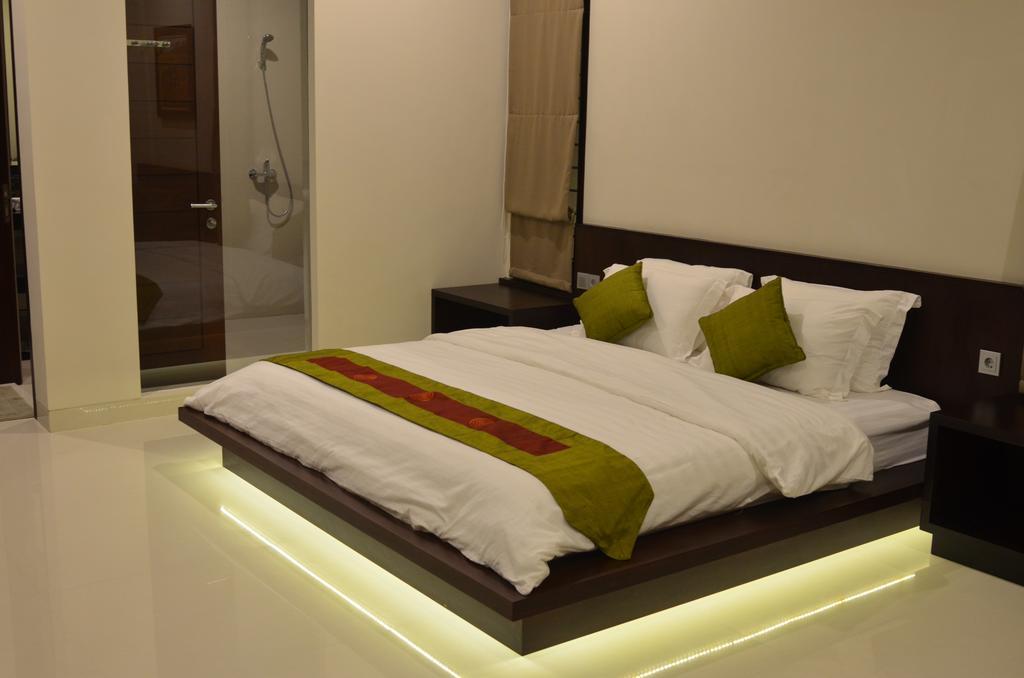 Villa The Arnaya à Kuta Lombok Chambre photo