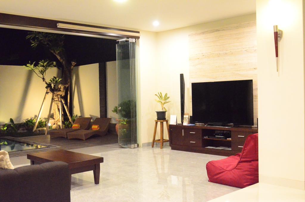 Villa The Arnaya à Kuta Lombok Chambre photo