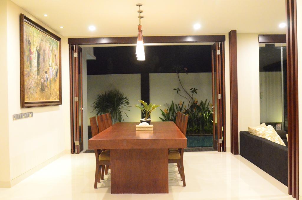 Villa The Arnaya à Kuta Lombok Chambre photo